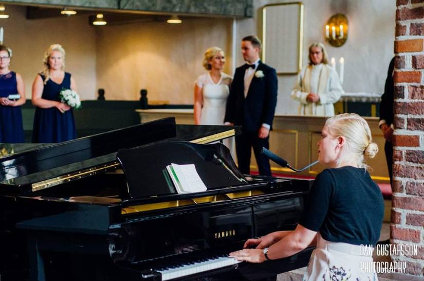 22050045_880797688742787_2449530460357001604_n